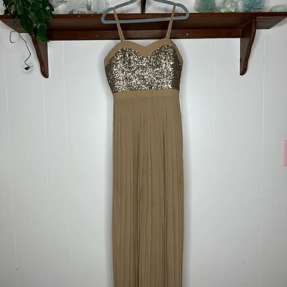 Lucy & Co. Women's Sequin Sweetheart Neck Accordion Pleat Maxi Dress Tan Medium